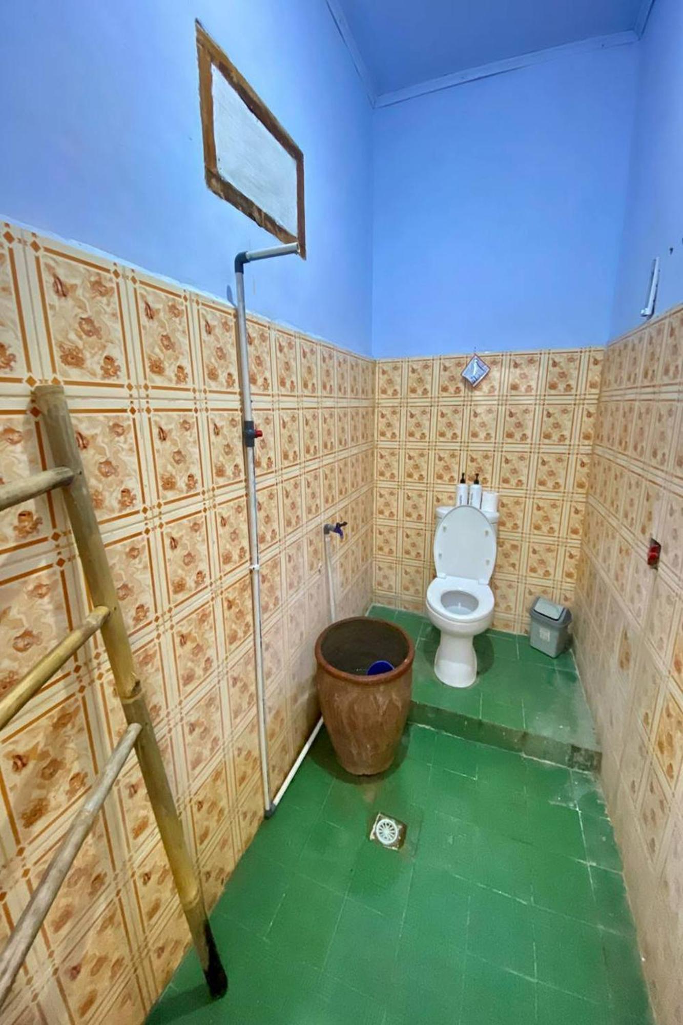 Duyung Rooms&Resto Gerupuk Bumbang Exterior foto