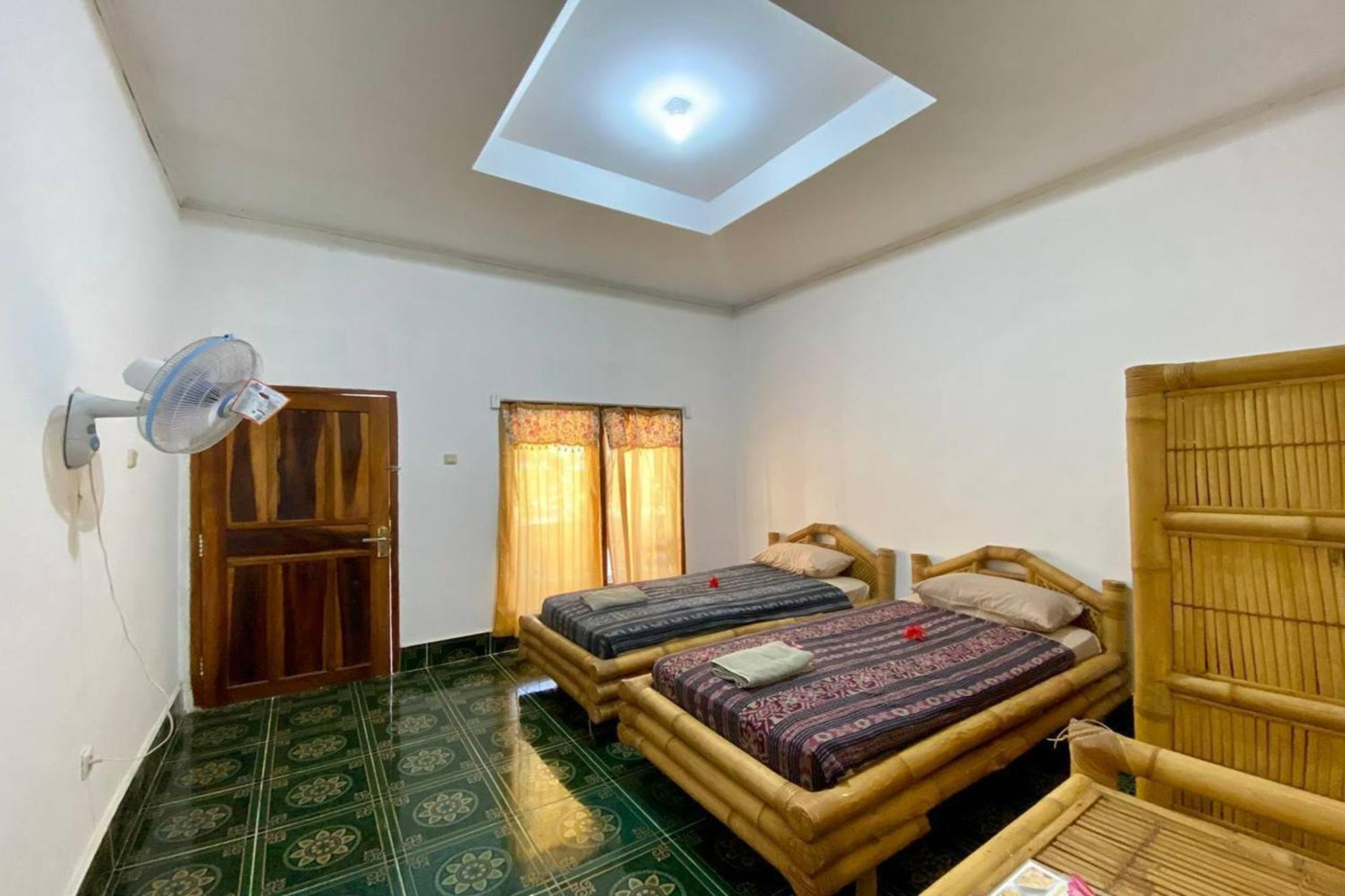 Duyung Rooms&Resto Gerupuk Bumbang Exterior foto