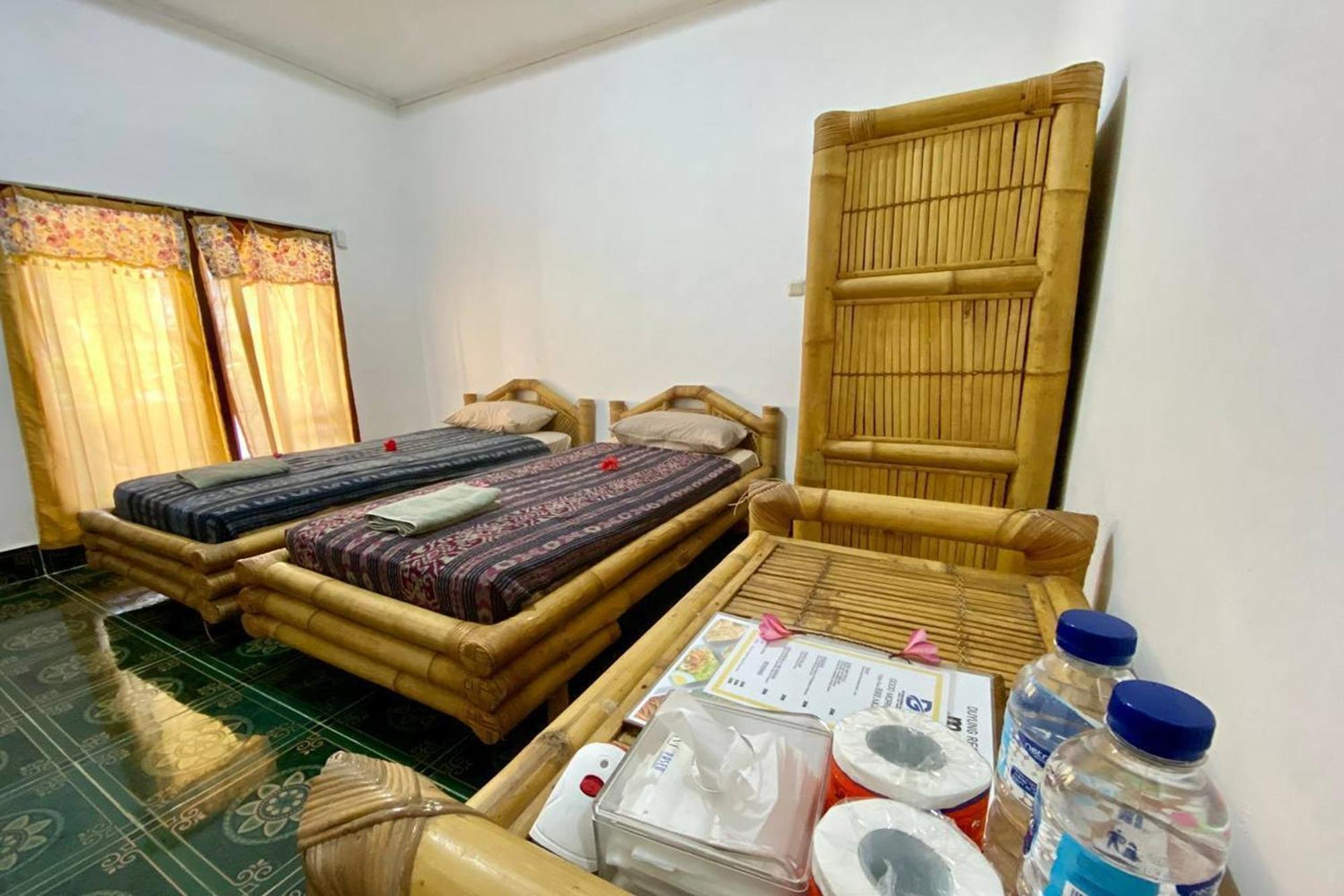 Duyung Rooms&Resto Gerupuk Bumbang Exterior foto
