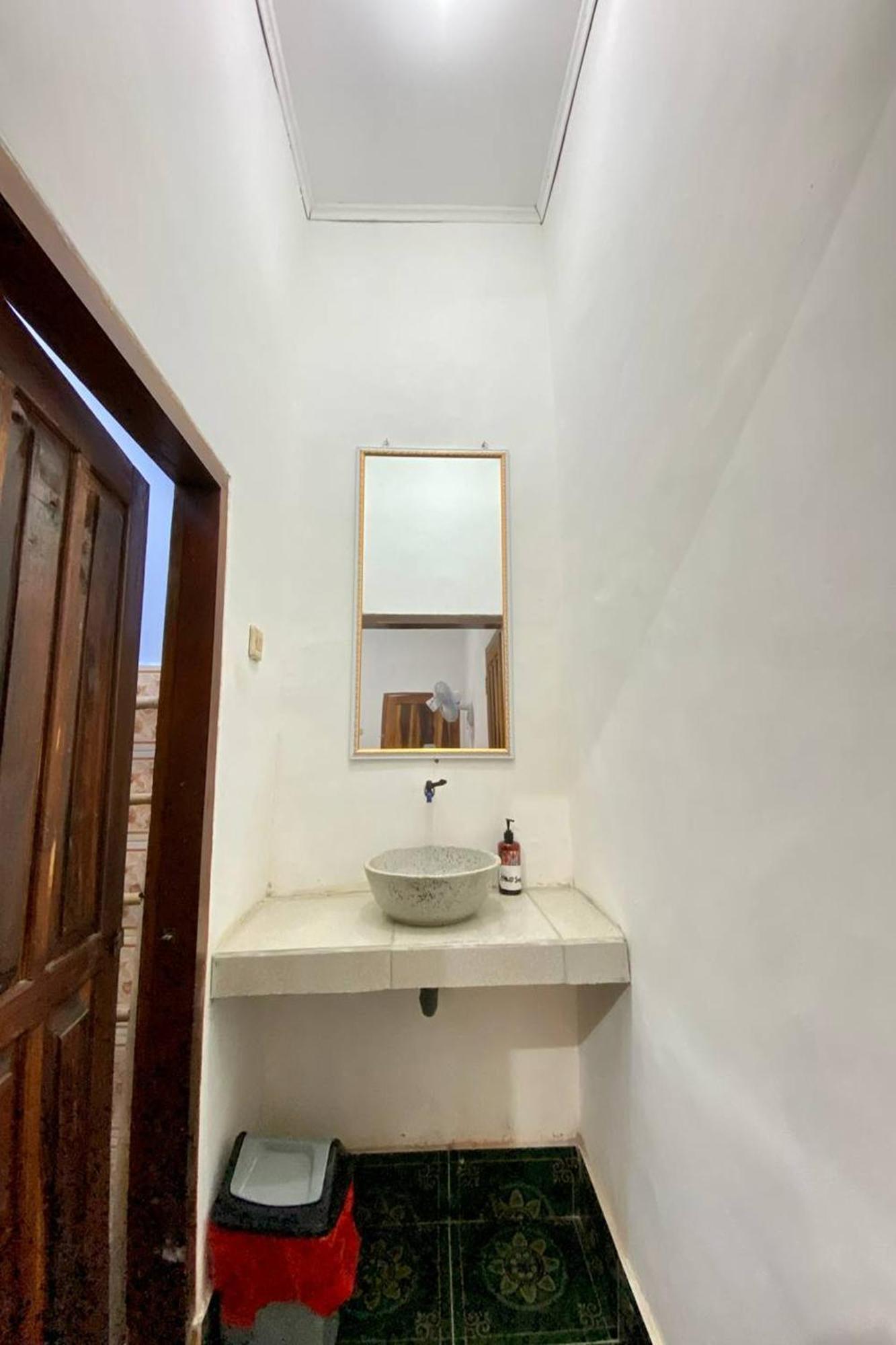 Duyung Rooms&Resto Gerupuk Bumbang Exterior foto