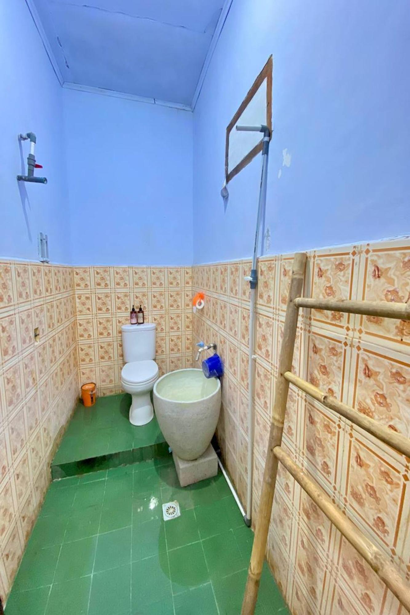 Duyung Rooms&Resto Gerupuk Bumbang Exterior foto