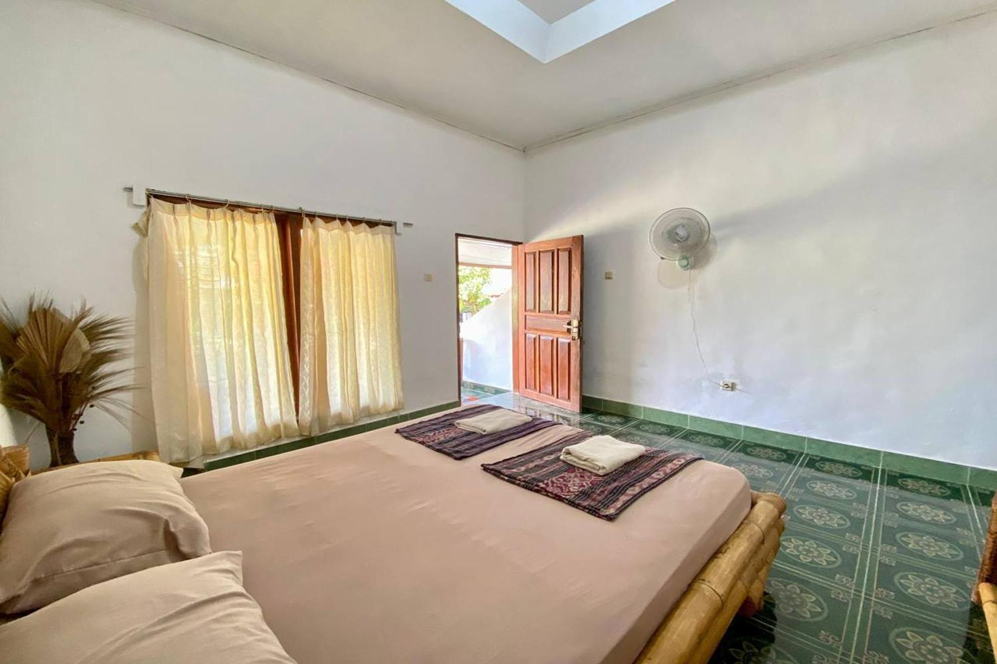 Duyung Rooms&Resto Gerupuk Bumbang Exterior foto