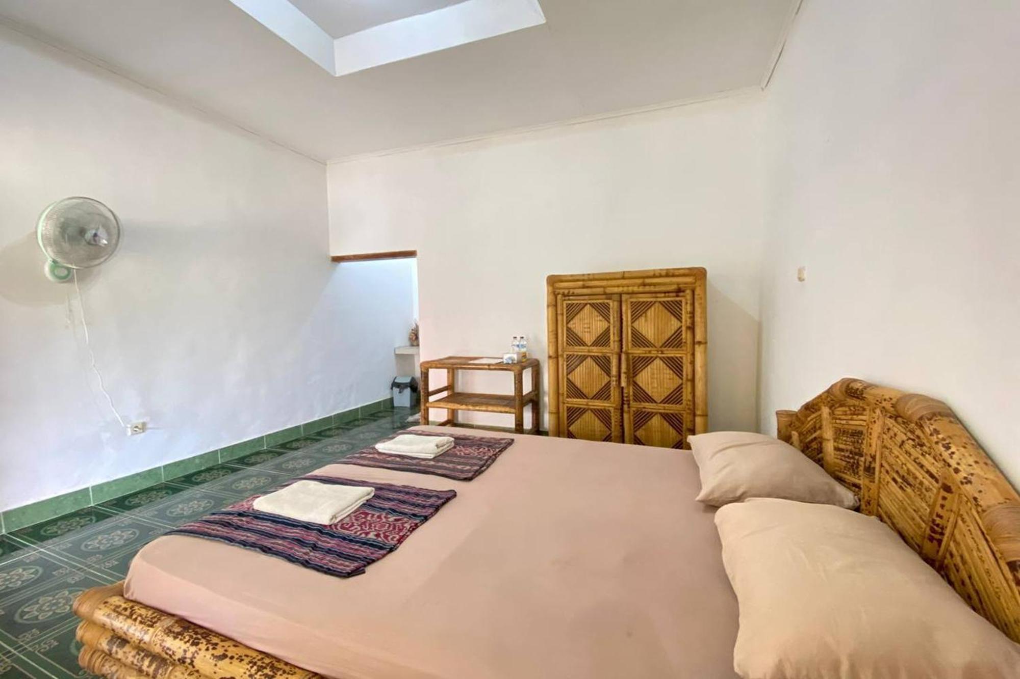 Duyung Rooms&Resto Gerupuk Bumbang Exterior foto